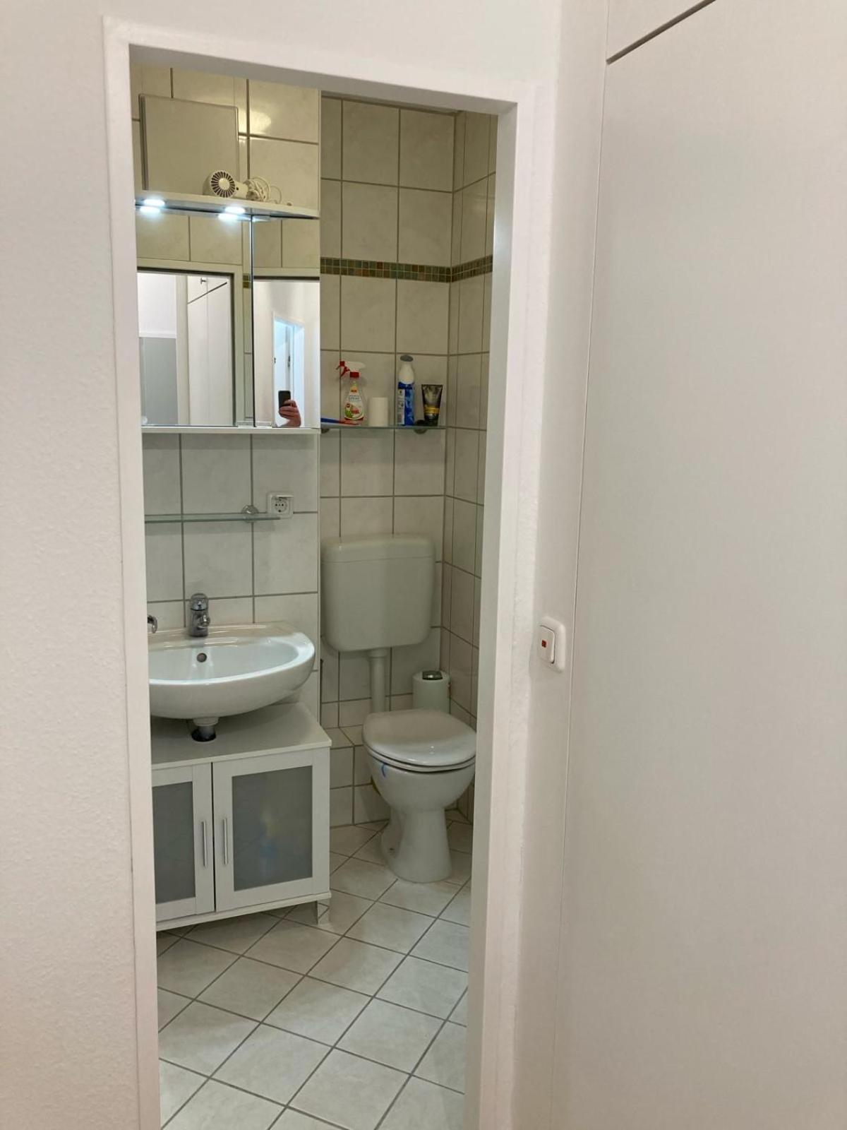 Bonbon Nerstr Vollstaendig Eingerichtetes Apartment Mit Parkplatz Koln Bagian luar foto